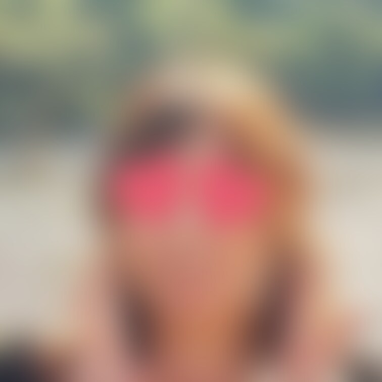 色んな人の寝取られセックス動画を見て興奮しているけど、現実ではなかなか踏み出せないですね😅
今日も嫁ちゃんが他人棒セッ