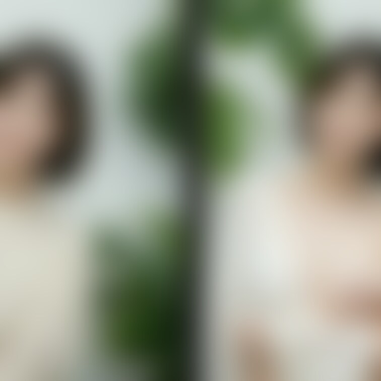 着衣と脱衣を並べた画像です。画像№951C