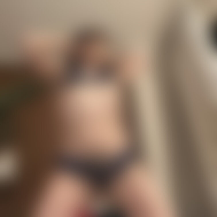 そんなにぃ、、
下から見られるとぉ、、、
ヤバいよぉ。。。