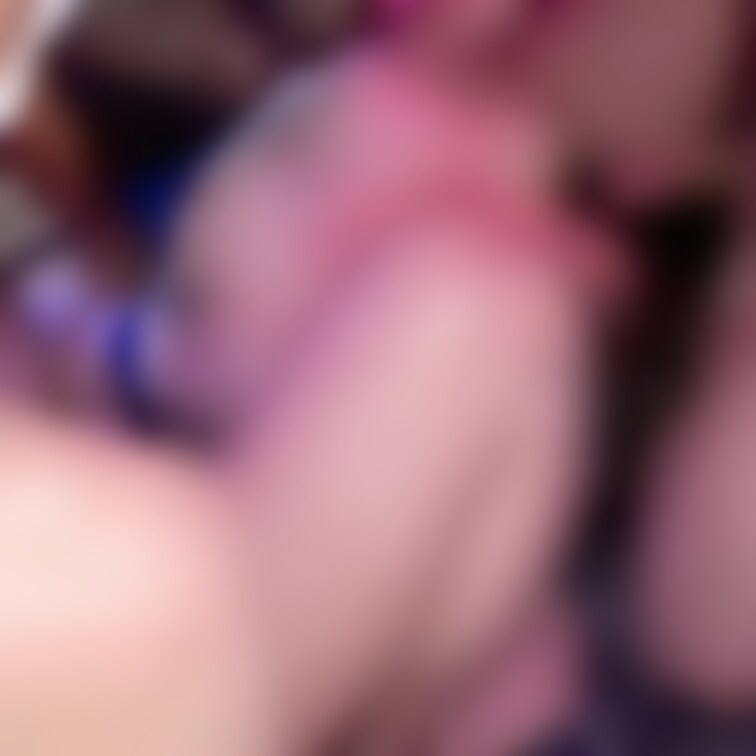 出張行ってました💦　妻が○○○されてる動画を見ながらシコシコしてしまう寝取られ夫です。乳首までつねられて喜ぶエロ妻です。