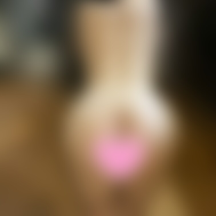 四つん這いに
