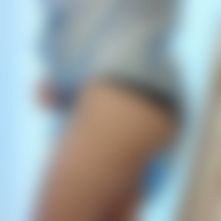 夫が触らない足🥹
なでなでされたい😇
