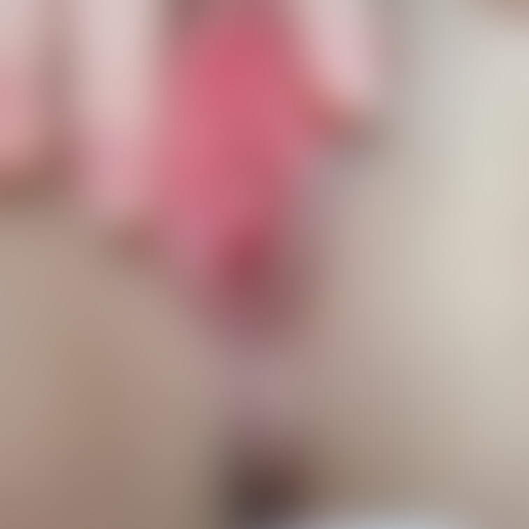 女子◯生のくぱぁ処女まんこです。

男の肉棒を咥えたことがない処女の綺麗なピンクの膣内を堪能してください