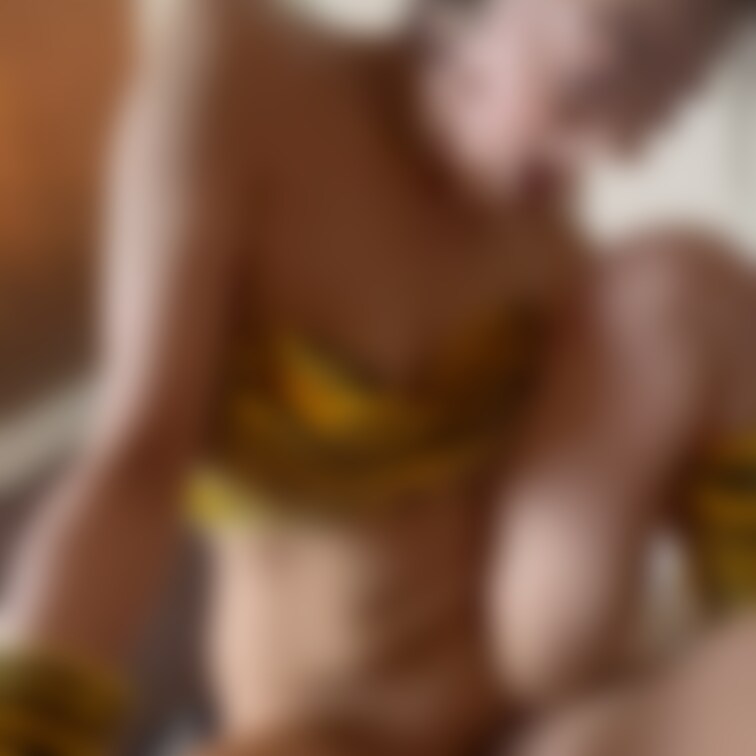 【超かわいいパイパンの女神】
コスプレで騎乗位→背面騎乗位(9分33秒)

パットンです。
背面騎乗位でお尻を見
