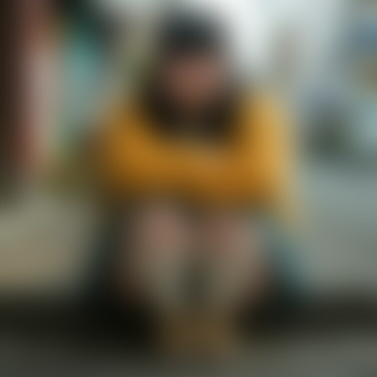 座るおデブ