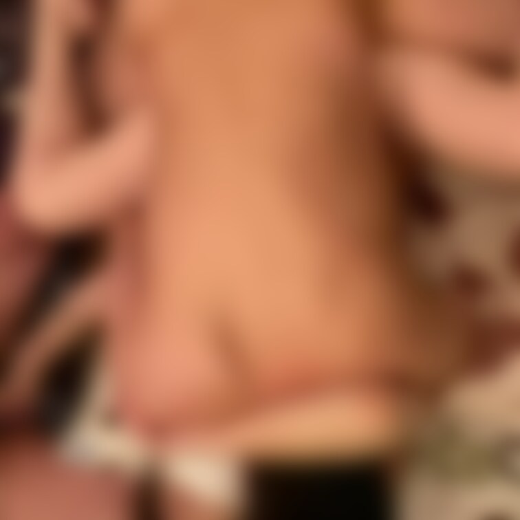 巨根のイチモツに子宮口に擦られながら、しっかりと中出ししていただきました。マン○から大量に逆流しています。
#人妻
