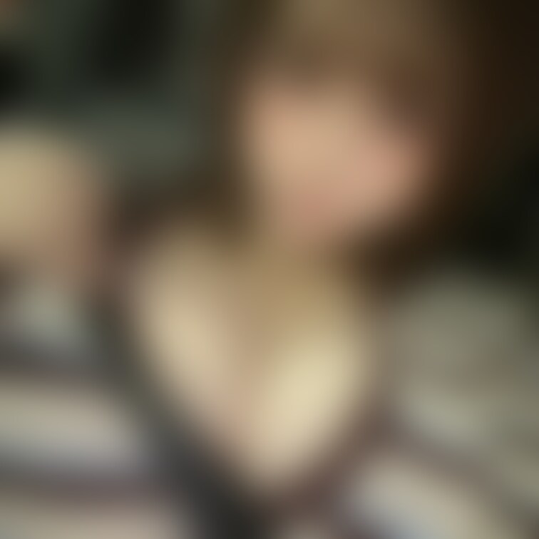 【 助手席 】
貴方の助手席に載せてくれたら何でも言う事ききます///