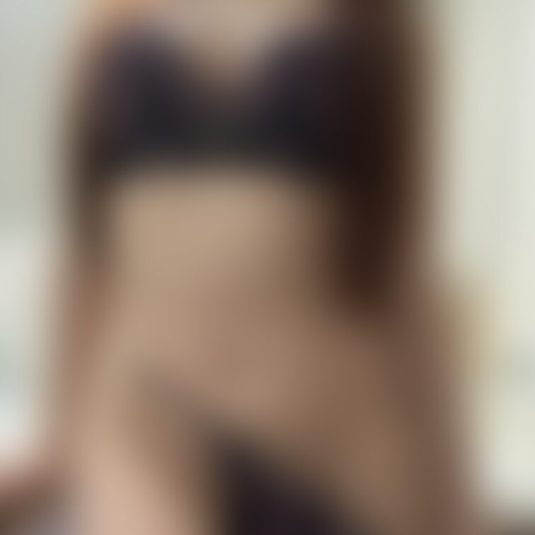 下着、ずらしたんだけど...なにしたい?♥️
下着咥えながらオナニー動画▸︎▹︎▸︎▹︎ https://myfans