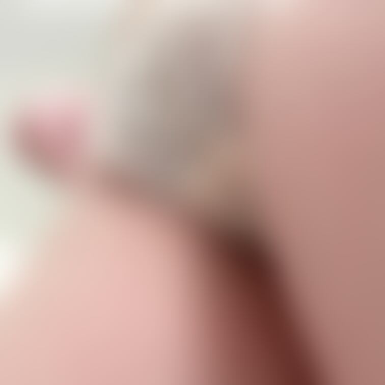 🤙🏻肌色おぱんつ( ᐢ˙꒳ ˙ᐢ )
チラッとはみ出ちゃってる…?🤭