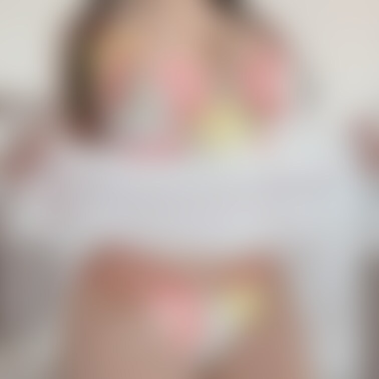 オレンジが可愛い新しい下着です🧡

細かいところまでじっくり見ちゃう♡


