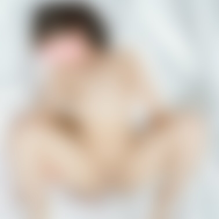 産まれたてのるーちゃん︎︎︎☺︎✨
こんなポーズならなんでも出来ちゃいますね😊
あなたなら何したい😚？

ちなみ