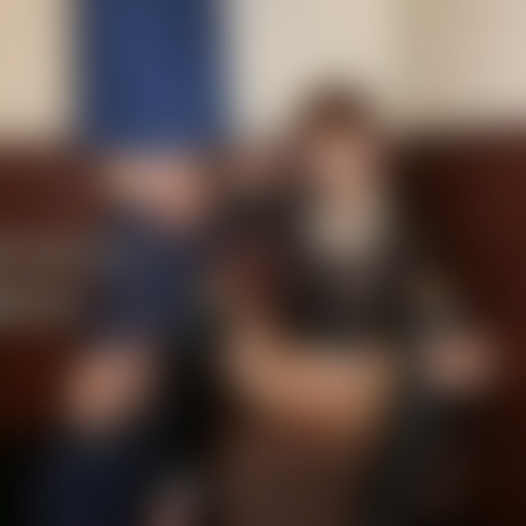 単独さんに見られながらの画像です。四つん這いの時はうしろからしっかりマムコを見られてます。というか、見てもらう為に女豹の