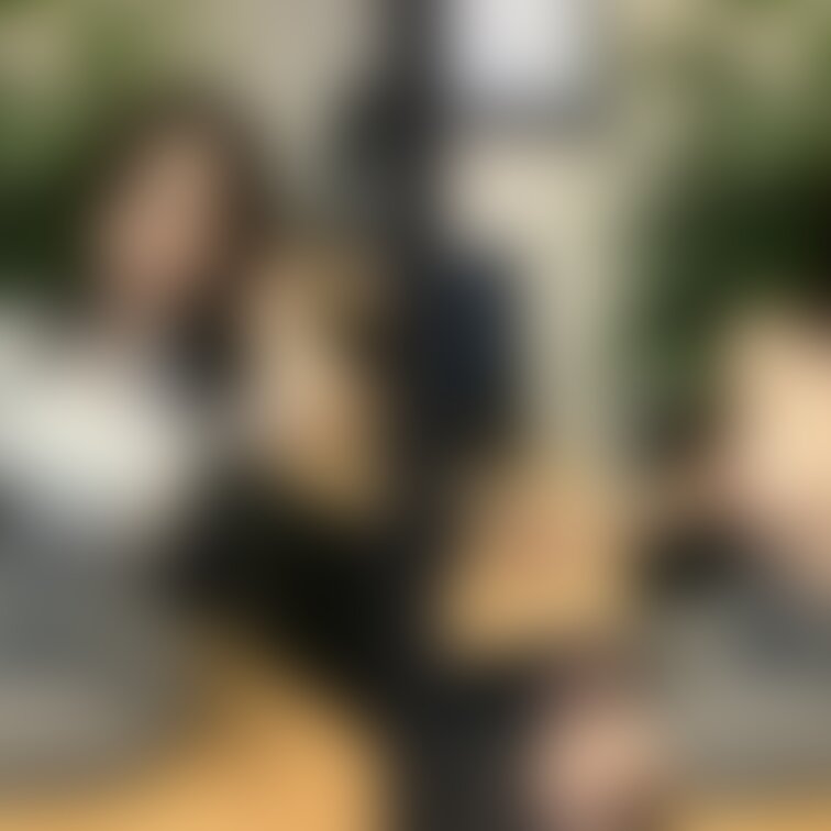 着衣と脱衣を並べた画像です。 画像№198