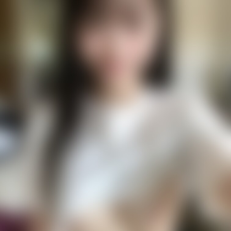 ○○○/大学生/159cm/49kg/Cカップ
大学生一年生の女の子。経験人数は1人。経験がほとんどないからか、ウブな