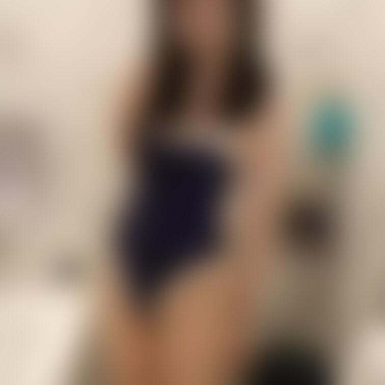 スク水のコスプレだよ〜🩱💓一緒にお風呂入ろ🛀たくさん洗ってあげる🫧💕