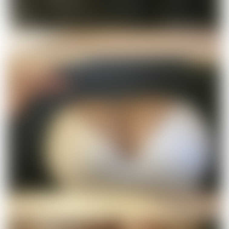 自撮り写真①
自動メッセージ送信機能にPDF添付してあります。
