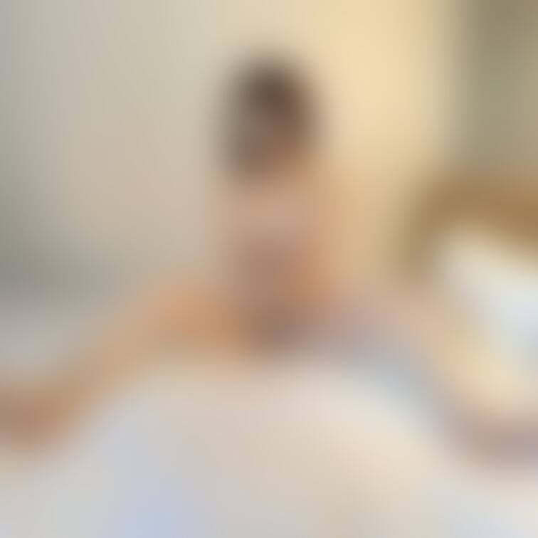 おなかを隠しちゃうポーズ🤭💕