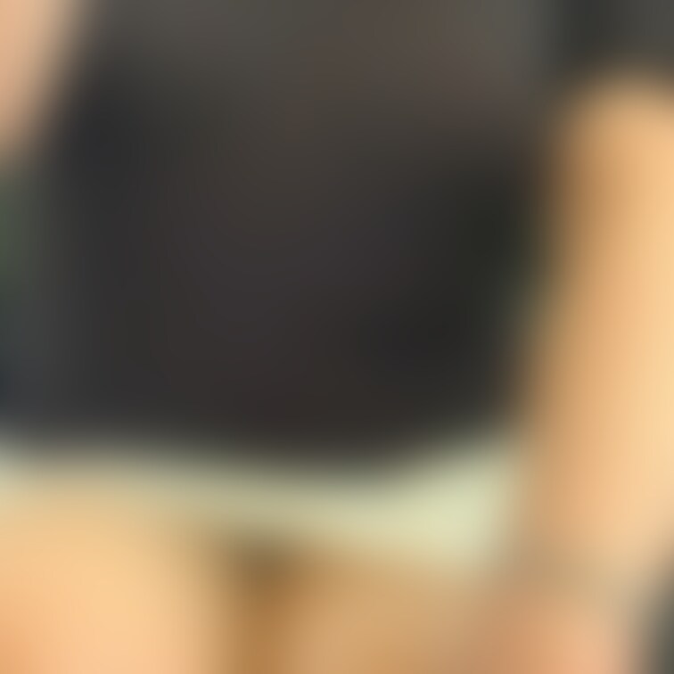ドリンクコーナーで
NBがバレてガン見する
男性にパンチラ誘惑
