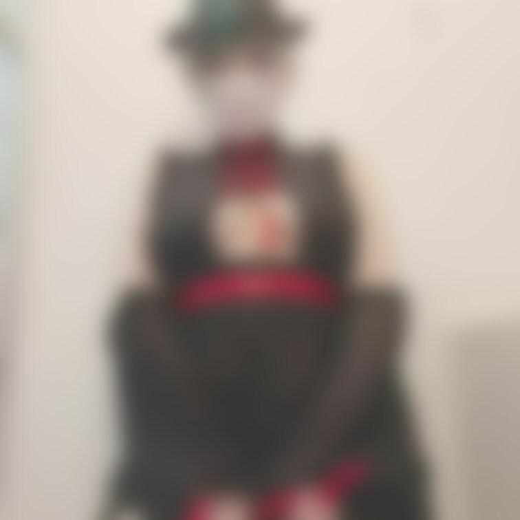 例のパンツ履いたまま放尿してみたのでフェチの方はどうぞ
⚠︎︎換気扇の音が少しうるさいです、ご了承下さい