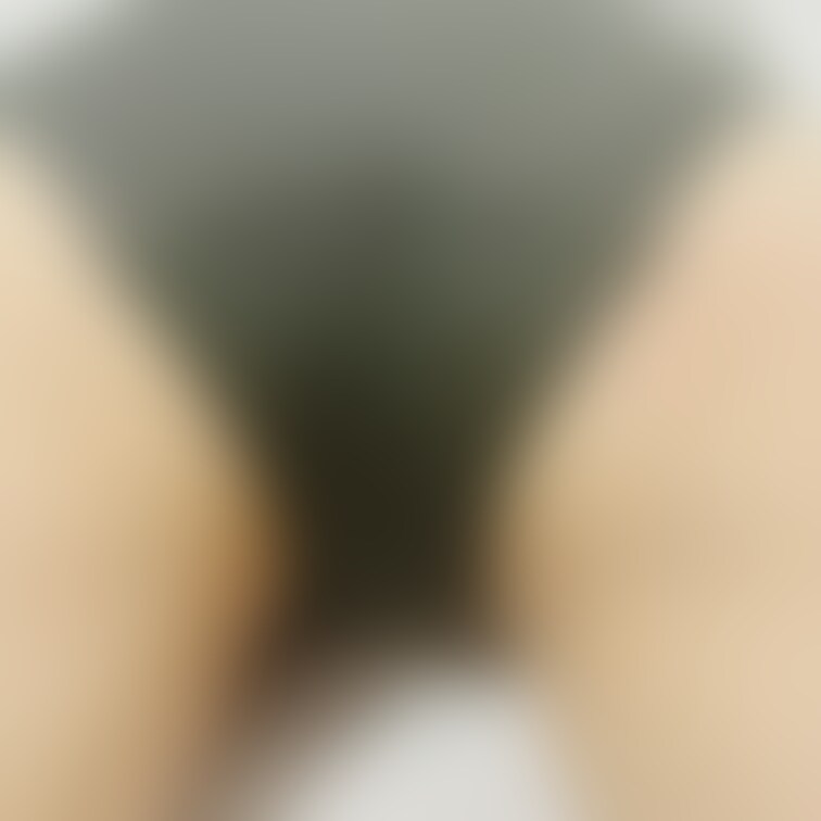 めくるたびに食い込んでいくおぱんちゅ🩲