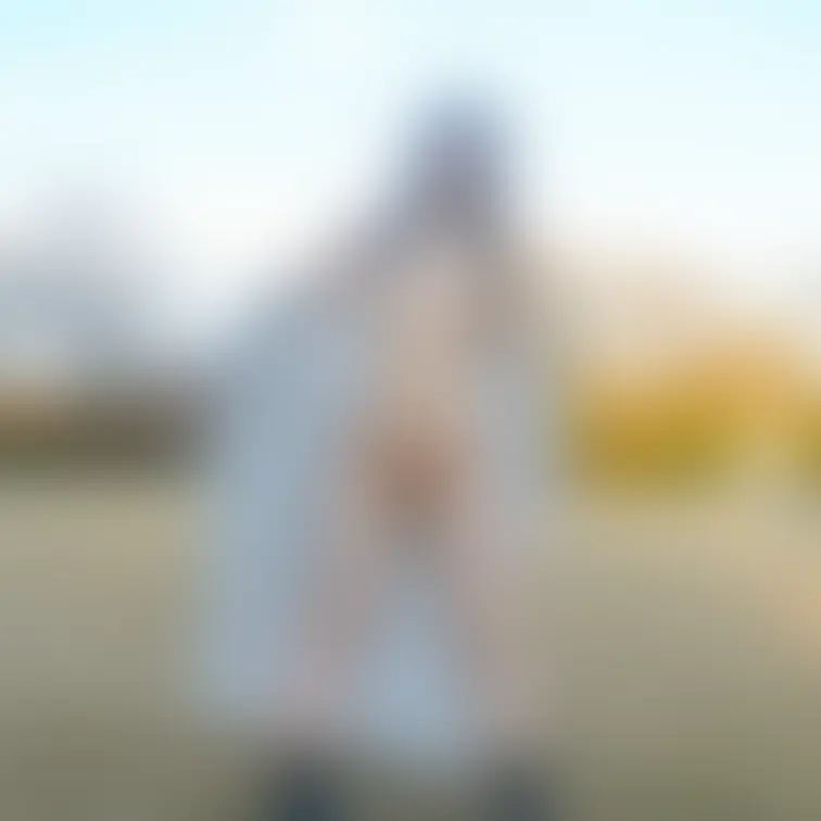 全裸になりたいけど、人がちょくちょく来ちゃって中々脱げない🥺