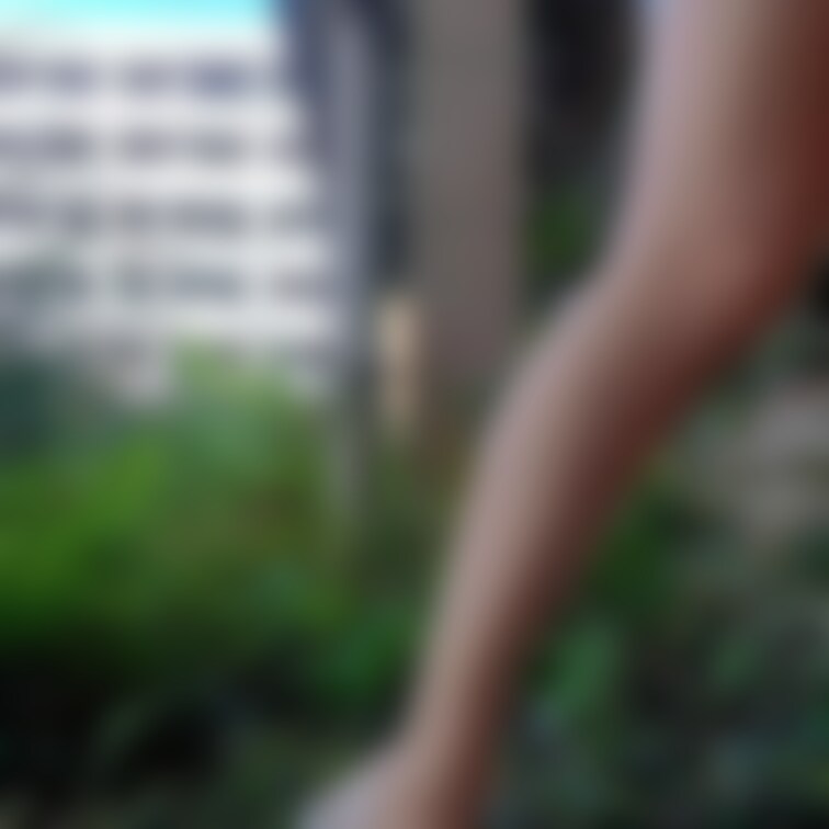 ○○○で
既にご覧いただいた方もいるかと思いますが
野外での放尿動画でございます。

○○○もないし
誰もいないし 
我