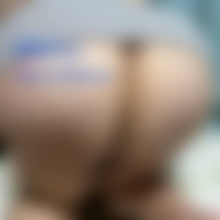 後ろから入れてね。
バックが好きなの。