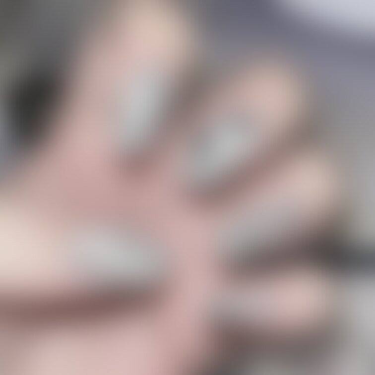 じゃーん！セルフネイルしたよ💅🩵🖤
かわいいでしょーー！
