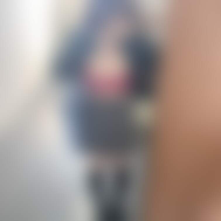 どこでも乳首出すよ(◦`꒳´◦)