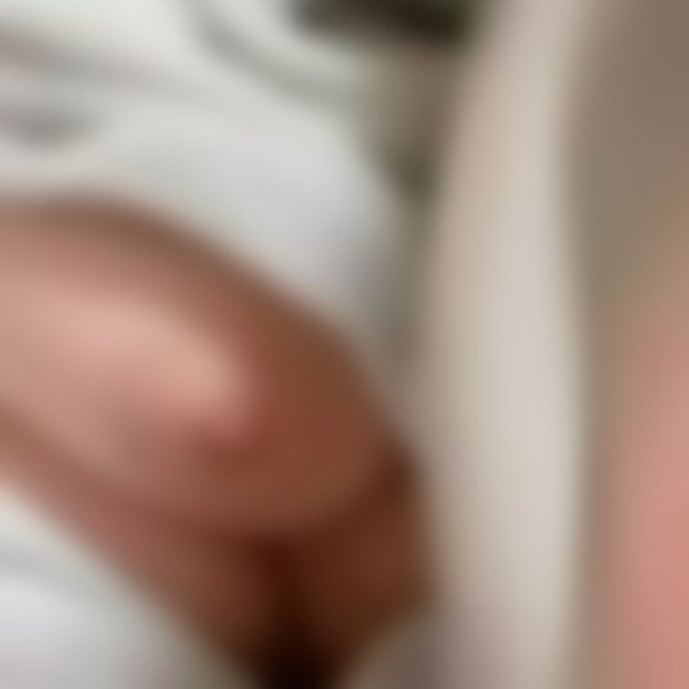 寝起きで乳首をいじいじ…(ᐡ_  ̫ กᐡ)♡