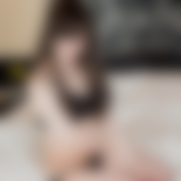 素肌を見せるのって緊張します…💖
艶やかに艷やかに、色気と美しさの両立を目指して
私のこともっと見てくれますか？