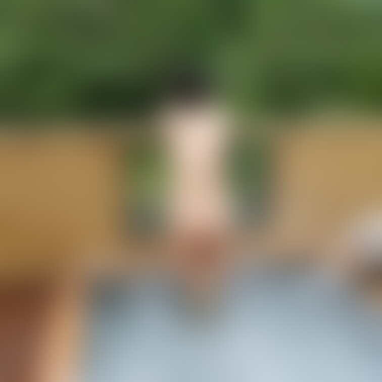 みずきさんの、岡山混浴オフの時の一枚です。全裸でお尻が見えてます。