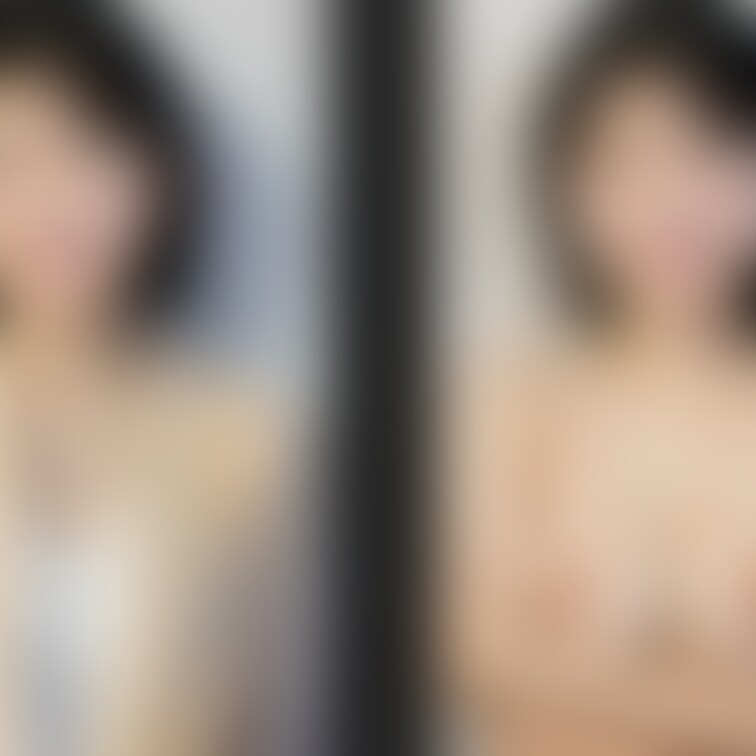 着衣と脱衣を並べた画像です。画像№427