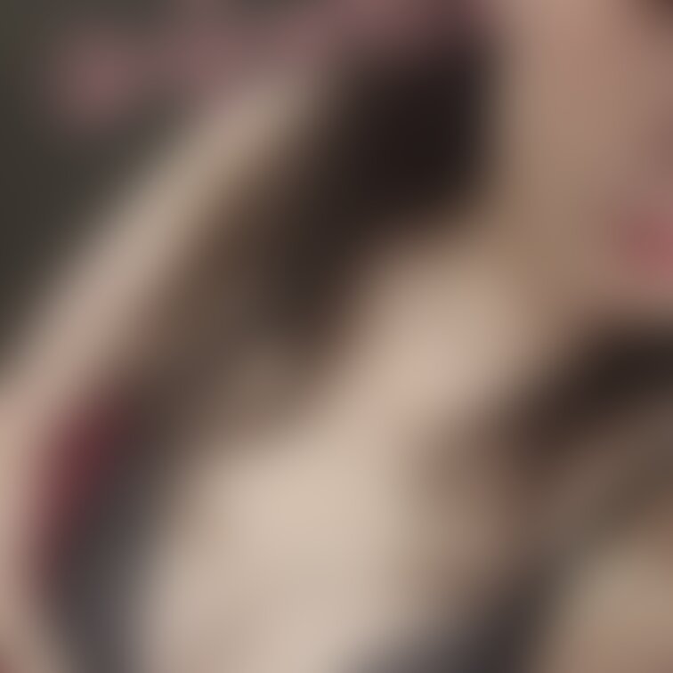 投稿が止まっていてごめんなさい💦
12月限定でどなたでも選べる赤のベビードールの写真です♥
1月は新春企画として継続