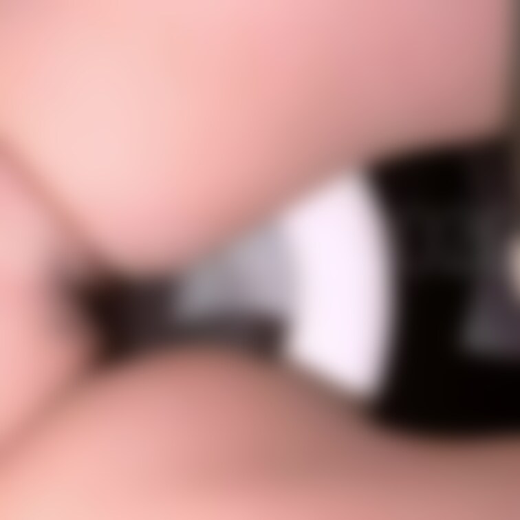 顔に跨ってもいいですか？