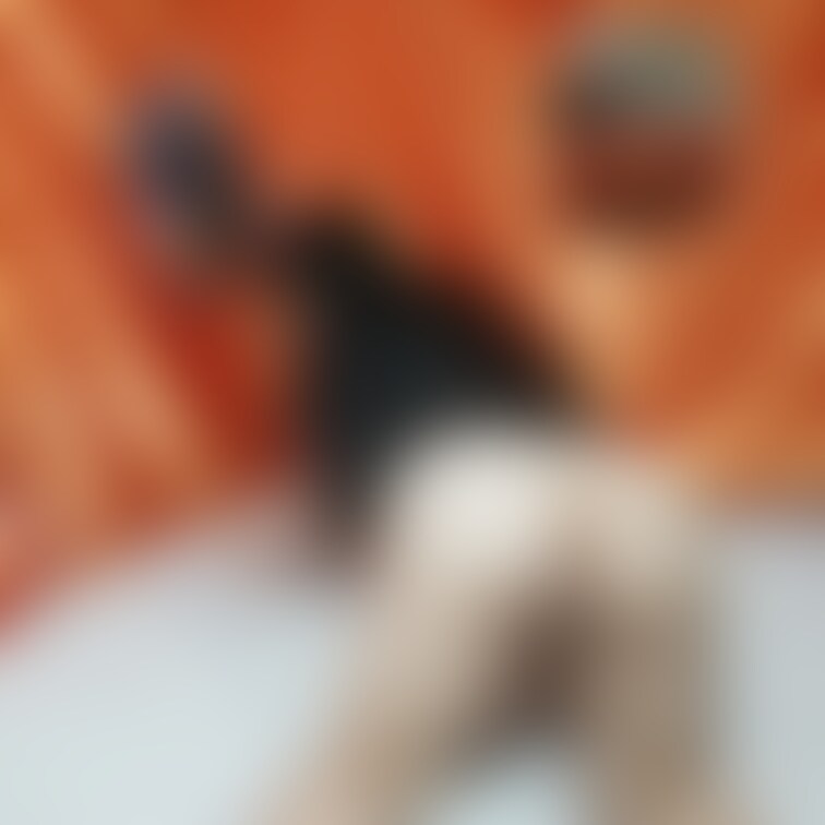 ハロウィン衣装、おしりから