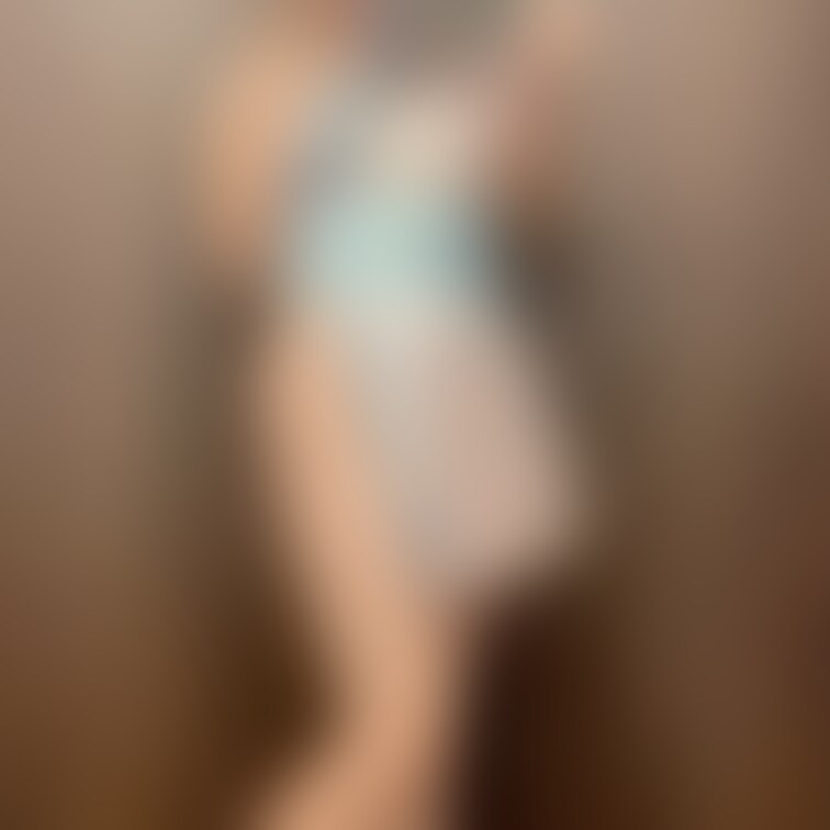 おはようございます😊💕

先日のイベント写真です🙋‍♀️
こんな可愛くてスタイルの良い👸が…この後、複数男性に…🥺