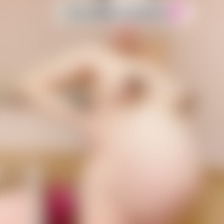 産まれる前日に病室で撮影したよ🤰🩷
顔はパックしてる🤭✨