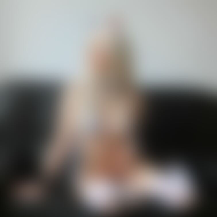 ミルキの新しいコスプレフォトセット公開!🐄💕 セクシーな牛さんに変身して、魅惑的なポーズをたっぷり披露😍✨ 可愛さとエロ