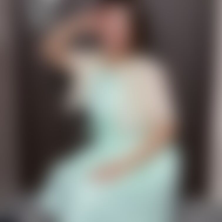 #029_MIKU　
「フォーマルMIKUちゃん」（2/27ページ）

お友達の結婚式帰りにフォーマルドレスで撮影