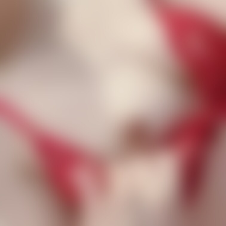 真っ赤なブラの中身(＊´︶`＊)
敏感でへなちょこな🍭おっぱい♡



