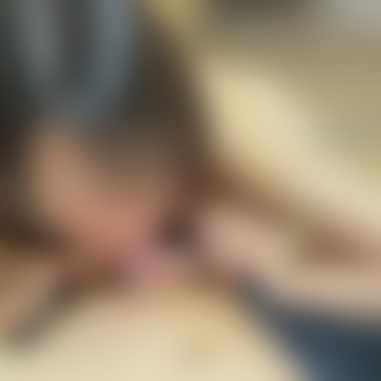 Twitterの続きです😖🧡おちんぽ様おあずけされてるのにがまんできなくて勝手に脱がしてペロペロしちゃいました😖わるい