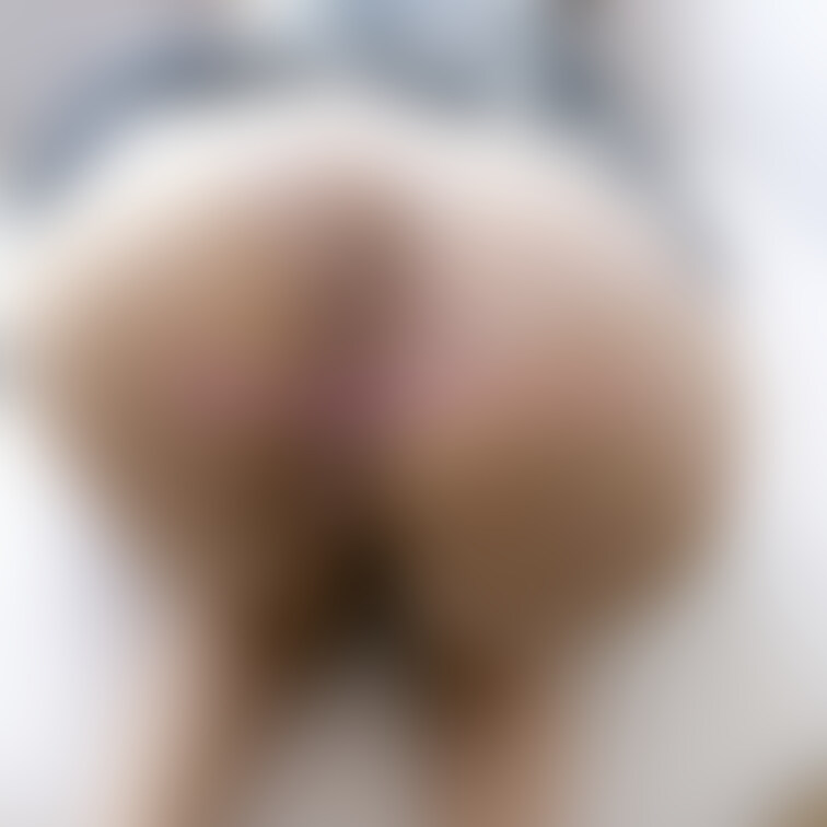 どんどん染みちゃってる…💦
恥ずかしいおま💖こ
人妻のえっちなカラダはお好きですか？