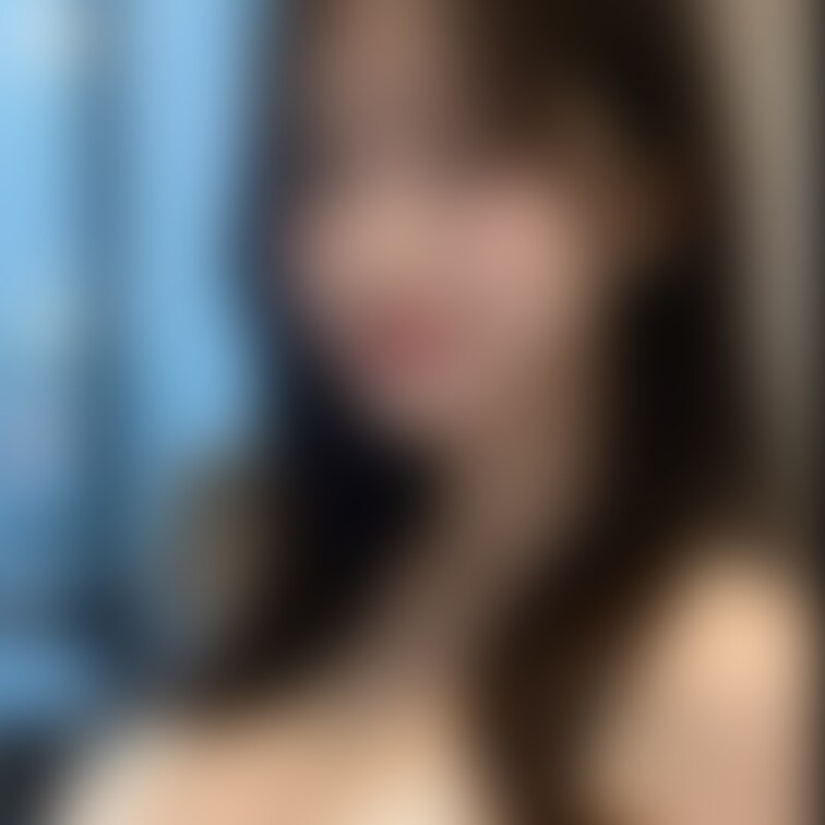 あなたの彼女🩷
セクシーに見つめています🥰🥰🥰