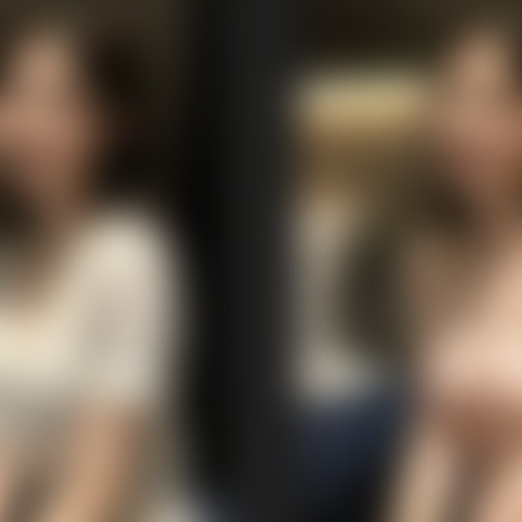 着衣と脱衣を並べた画像です。画像№225