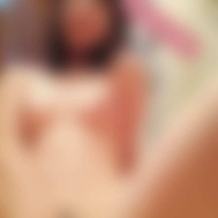 ☆○○○★嫁ちゃんおっぱい全裸💕
僕的にはなかなか破壊力高めの、嫁ちゃんエロエロ画像だと思います💕嫁ちゃんファンの