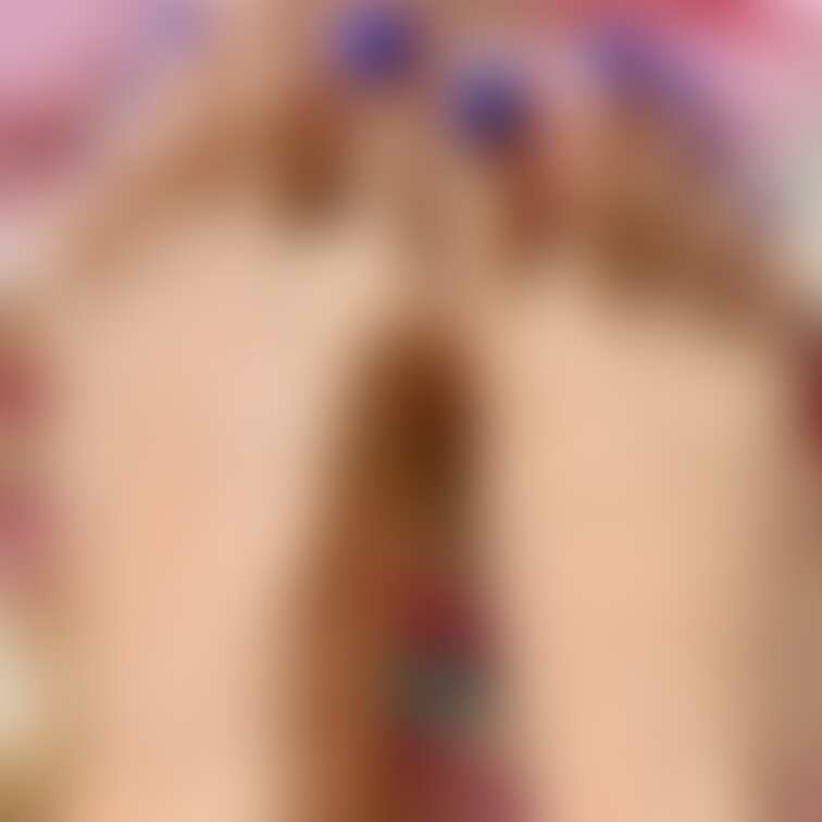 舐めたくなる足指　青いペディキュア💙🩵💙🩵