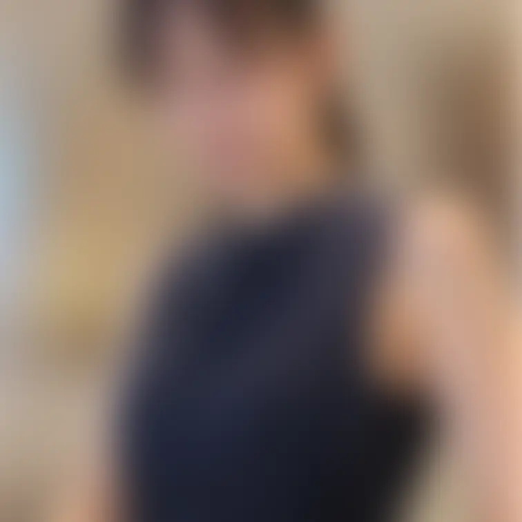 妻のスカートがパンツに巻き込まれて事故ってました🥰 サンプル画像2