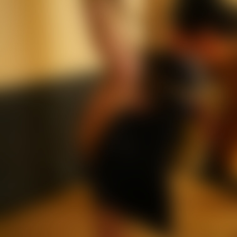 ここまで開脚出来るのは縄関係なくこの女性の特性です。格好いいね。