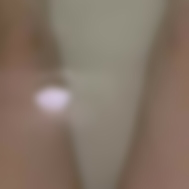 湯船の中でおしっこしてみたのですが思ったよりも色が出なかったのと、途中ボヤけたのでボツにしようかと思ったのですが、お声が